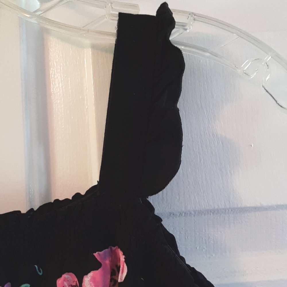 Cold Shoulder Top - Picture 3 of 4